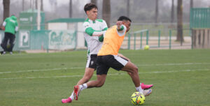 Jan Salas, encimando a Dalisson, ya no es jugador del Córdoba CF.