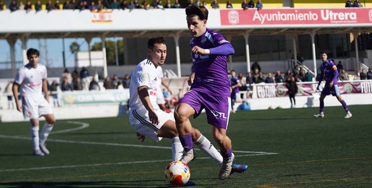 Manolo Ortiz en una acción del Utrera-Ciudad de Lucena.