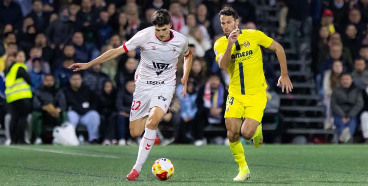 José Pedraza pugna con su tío Alfonso en el Antoniano-Villarreal de Copa.