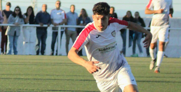 Alvarito en un partido con el Azuaga.