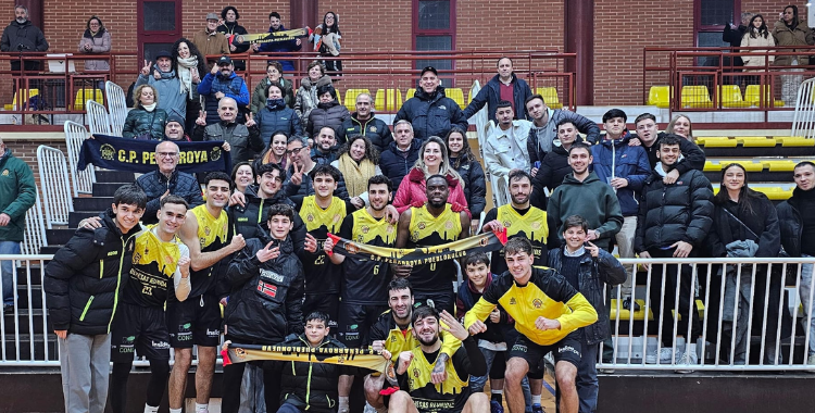 El conjunto minero festeja su triunfo ante el Huelva Comercio.