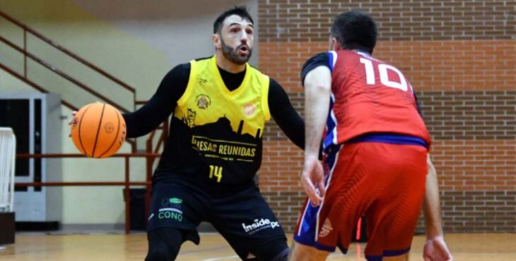 Pablo Villarejo en un partido en el Lourdes Mohedano.