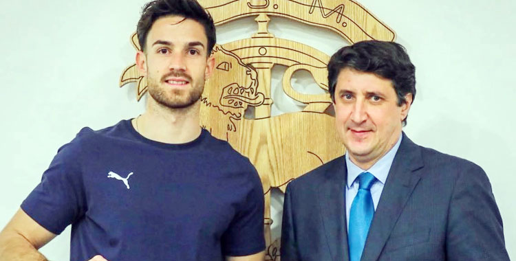 Alfonso Pastor en la presentación con el Marítimo. Foto: Beconetnoticias.com