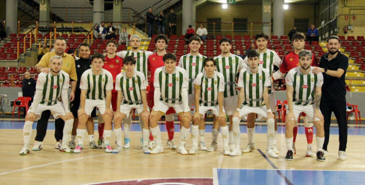 Una formación reciente del filial blanquiverde. Foto: Edu Luque / Córdoba Futsal