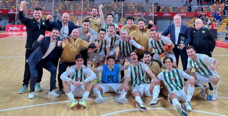 El Córdoba Patrimonio celebrando la victoria ante Jimbee Cartagena. Foto: CordobaFutsal