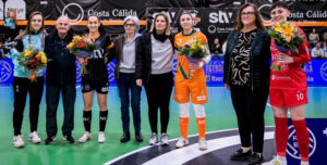 Cristina García en el homenaje de su equipo tras el bronce en el Mundial. Foto: STV Roldán