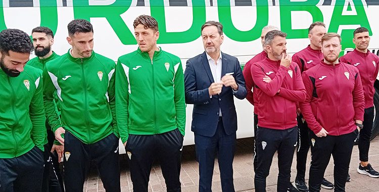 Monterrubio en los prolegómenos del acto de inauguración oficial del autobús