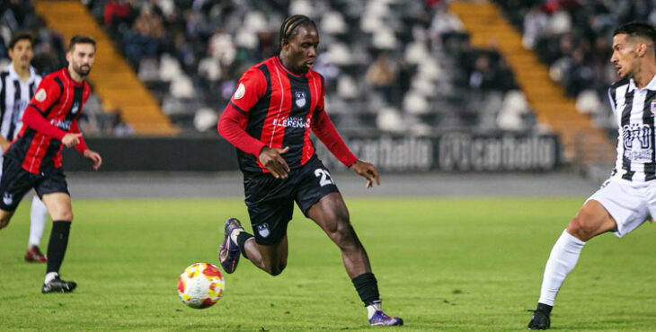 Osuman en acción con su anterior equipo. Foto cedida por el CD Pozoblanco