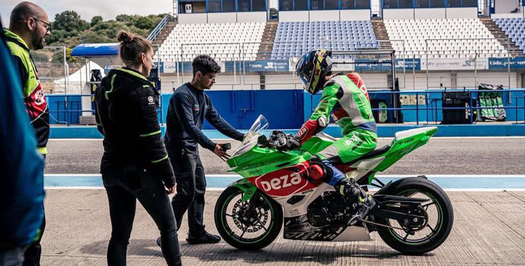 Sergio de la Iglesia a lomos de su máquina