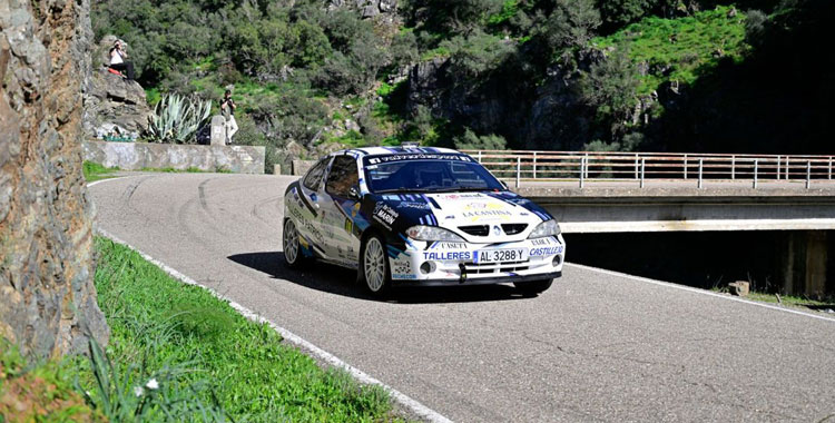 Rafael Valverde y Marta Ortiz en un momento del trazado. Foto: FAA