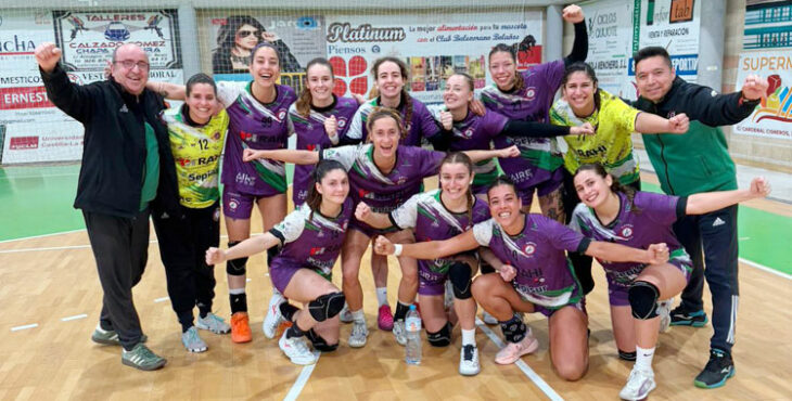 Las chicas de Adesal celebrando su triunfo en Bolaños.