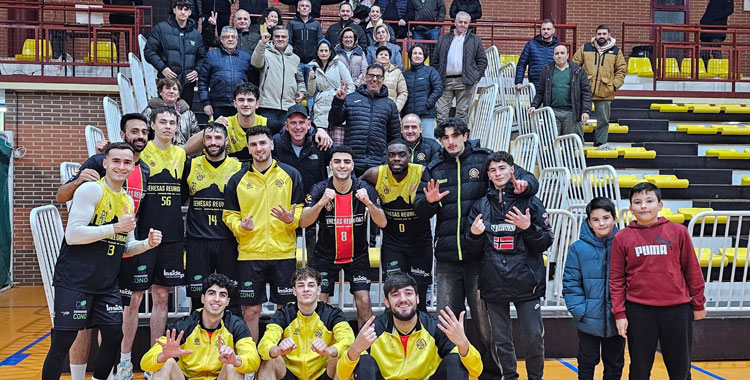 El Peñarroya logra otra victoria importante ante el San Fernando.