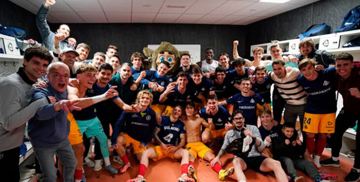 El Andorra, celebrando su victoria frente al Real Zaragoza. Foto: @fcandorra