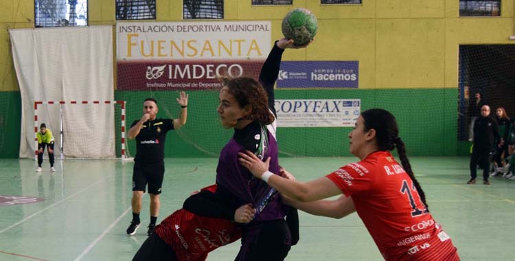 Andrea Roda arma el brazo en un partido en La Fuensanta.
