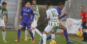 Florin pugna por el balón en el último Córdoba-Leganés.