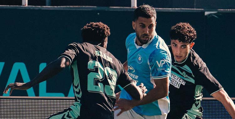 Fede Vico en un partido con el Ibiza.