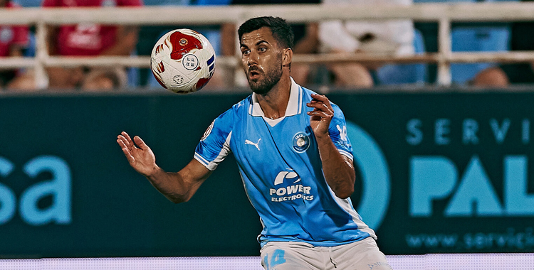 Fede Vico en un partido con el Ibiza.