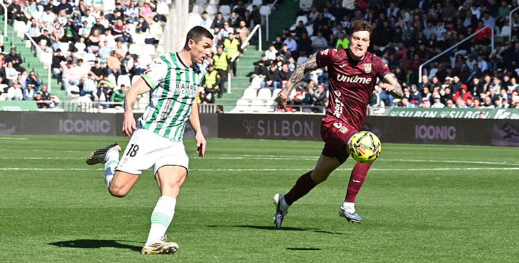 Adrián Fuentes en uno de sus muchos escarceos peligrosos en la primera parte. Autora: Natalia Román