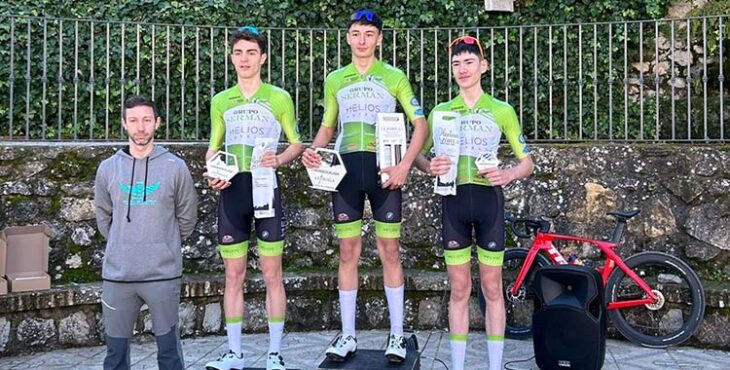 El podio al completo por el Team Grupo Serman tras la vuelta en La Iruela