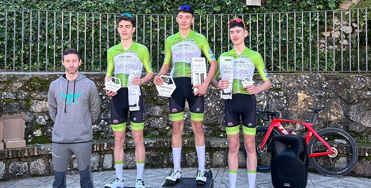 El podio al completo por el Team Grupo Serman tras la vuelta en La Iruela