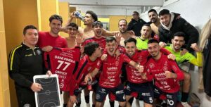 El conjunto rojillo celebra su triunfo ante el Jumilla.