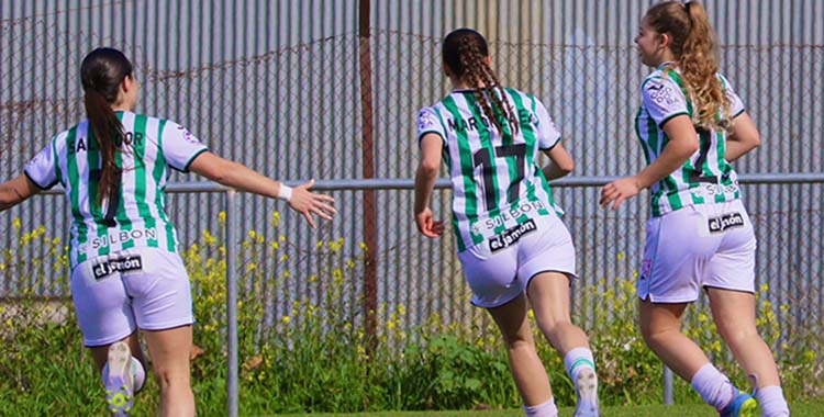 Las jugadoras del Córdoba festejan el primer tanto del encuentro.