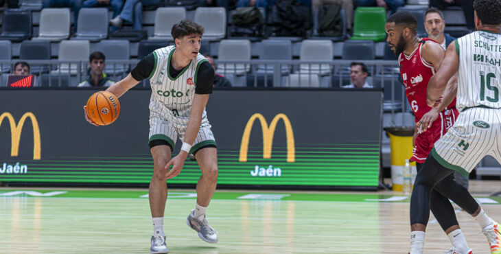 Gonzalo Orozco en el partido frente al Jaén Paraíso Interior CB. Foto; Coto Córdoba Club de Baloncesto
