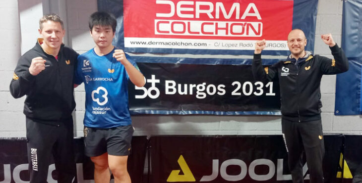 La tripleta prieguense celebrando el triunfo en Burgos