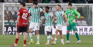 Adilson se marcha lesionado ante el Mirandés.