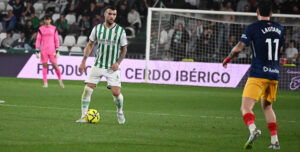 Álex Martín, uno de los defensas del Córdoba, en la noche aciaga ante el Andorra. Autora: Natalia Román