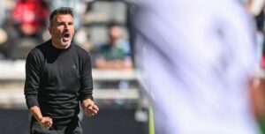 Iván Ania desesperado en la banda de El Plantío.