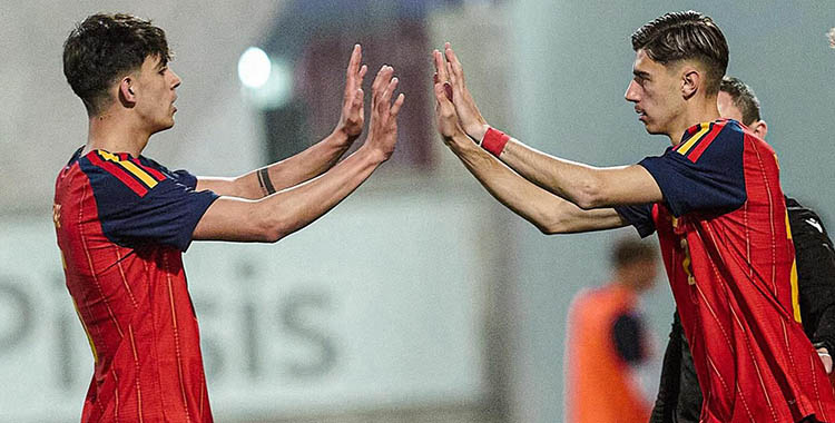 Dani Requena en el momento de su debut con la Selección Sub-21.