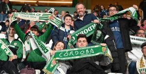 El cordobesismo en familia volcado con su equipo ante el Andorra.