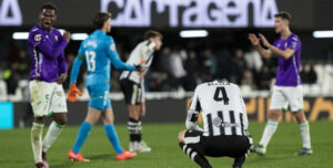 Los jugadores del Córdoba celebran la victoria ante el Cartagena la pasada temporada.