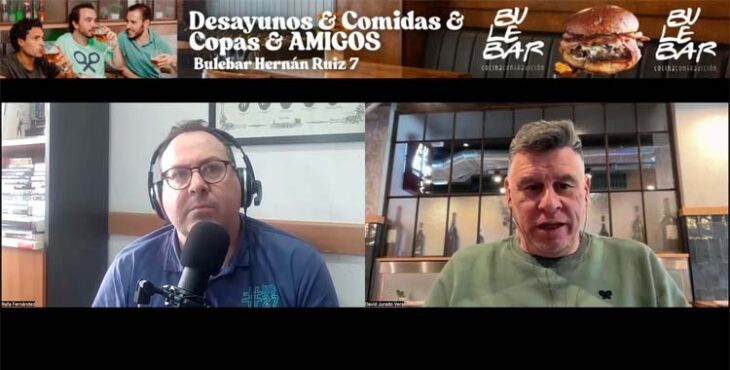 Rafa Fernández y David Jurado departiendo sobre el Córdoba aún con la resaca post Andorra mirando a Santander.