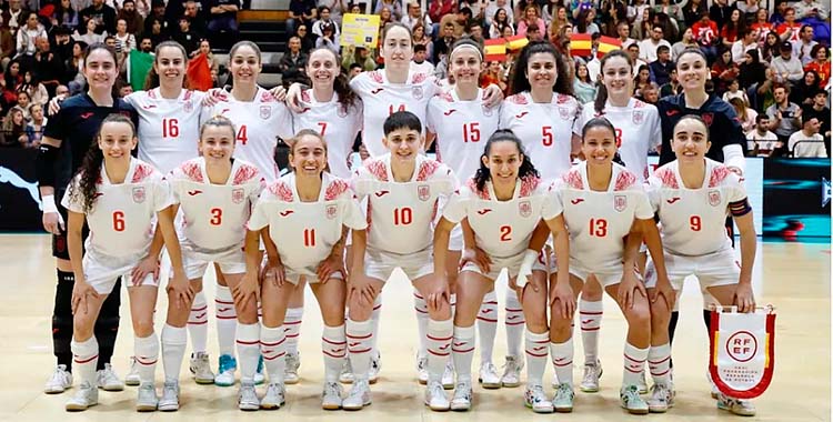 La plantilla completa que viajó a Portugal para los dos amistosos. Foto: RFEF