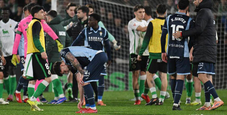 Trilli, abatido, tras la derrota sufrida en Santander.