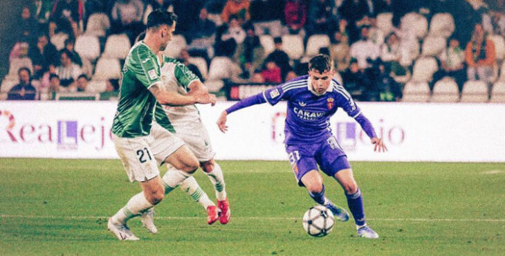 Carlos Albarrán en el partido ante el Zaragoza. Foto: LaLiga Hypermotion