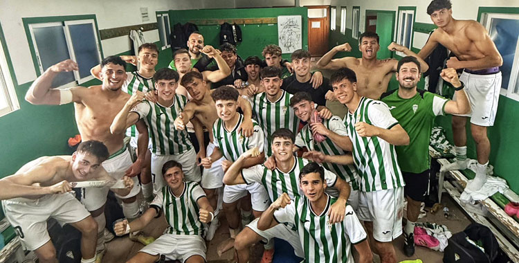 La alegría del juvenil A blanquiverde tras vencer al Sporting Atlético. Foto: CCF