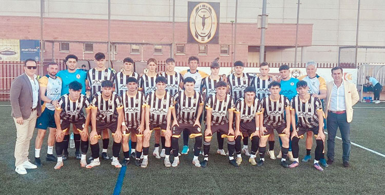 Un equipo para la historia, el del ascenso a Liga Nacional Juvenil. Foto: CD Juanín y Diego