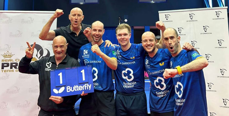 La alegría de todos los integrantes del Priego Fundación Kutxabank, desde la cúpula a los jugadores, tras el undécimo título de liga