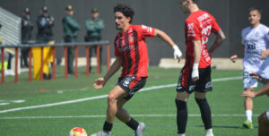 La escuadra rojinegra tiene que seguir luchando en las cinco jornadas que quedan. Foto: Tino Navas / Salerm Puente Genil