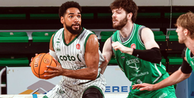 Kevin Schutte jugó en su línea solvente en Cáceres. Foto: Córdoba Club de Baloncesto