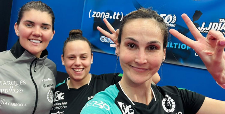 La alegría de las palistas de Priego en Santa Cruz de Tenerife