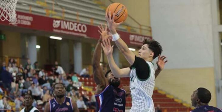 Alejandro Orozco entra a tablero en un partido en Vista Alegre.