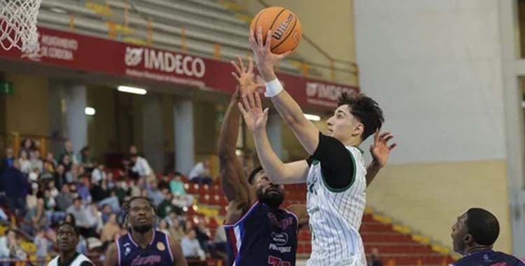 Alejandro Orozco entra a tablero en un partido en Vista Alegre.
