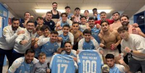 El plantel celeste celebra un nuevo triunfo.