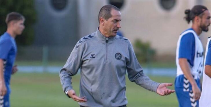 Diego Caro en un entrenamiento azulino.