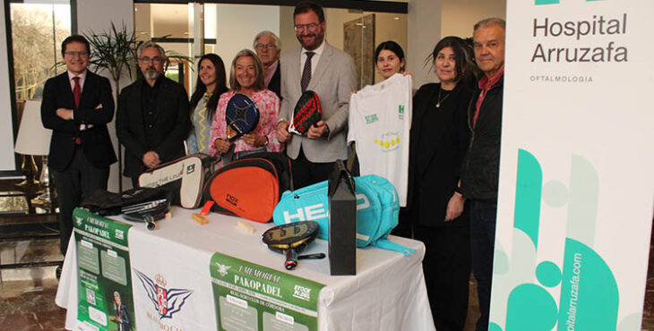 Los representantes de las instituciones implicadas y patrocinadores del I Memorial Pakopadel durante su presentación.