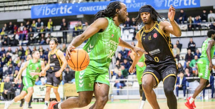 Russell en un partido del Amics Castelló.